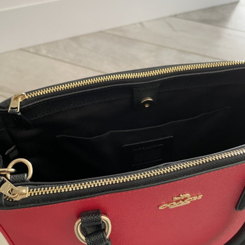 Surrey Carryall In Colorblock - Picture 3 of 3